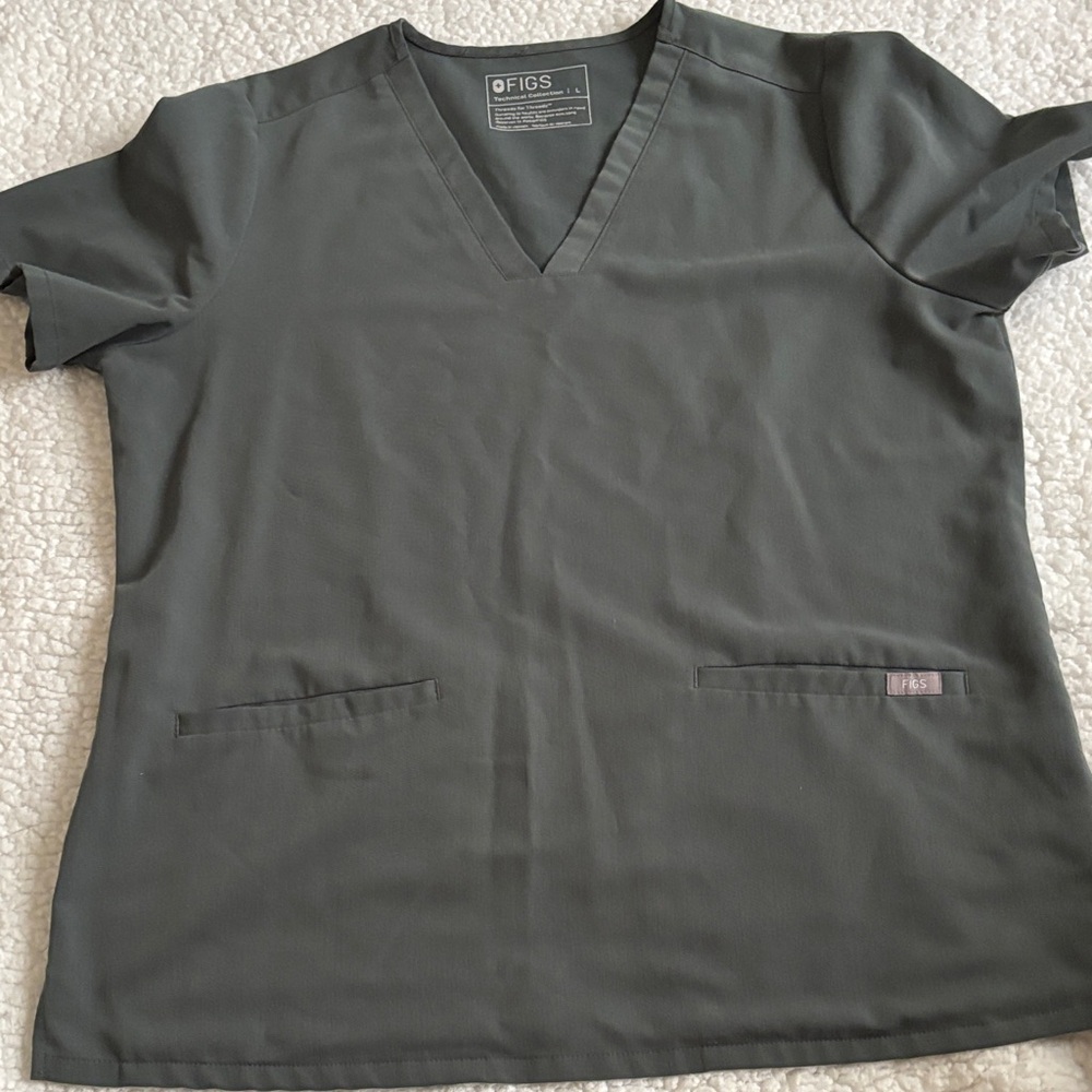 FIGS Women's CASMA V-Neck Scrub Top - Bonsai